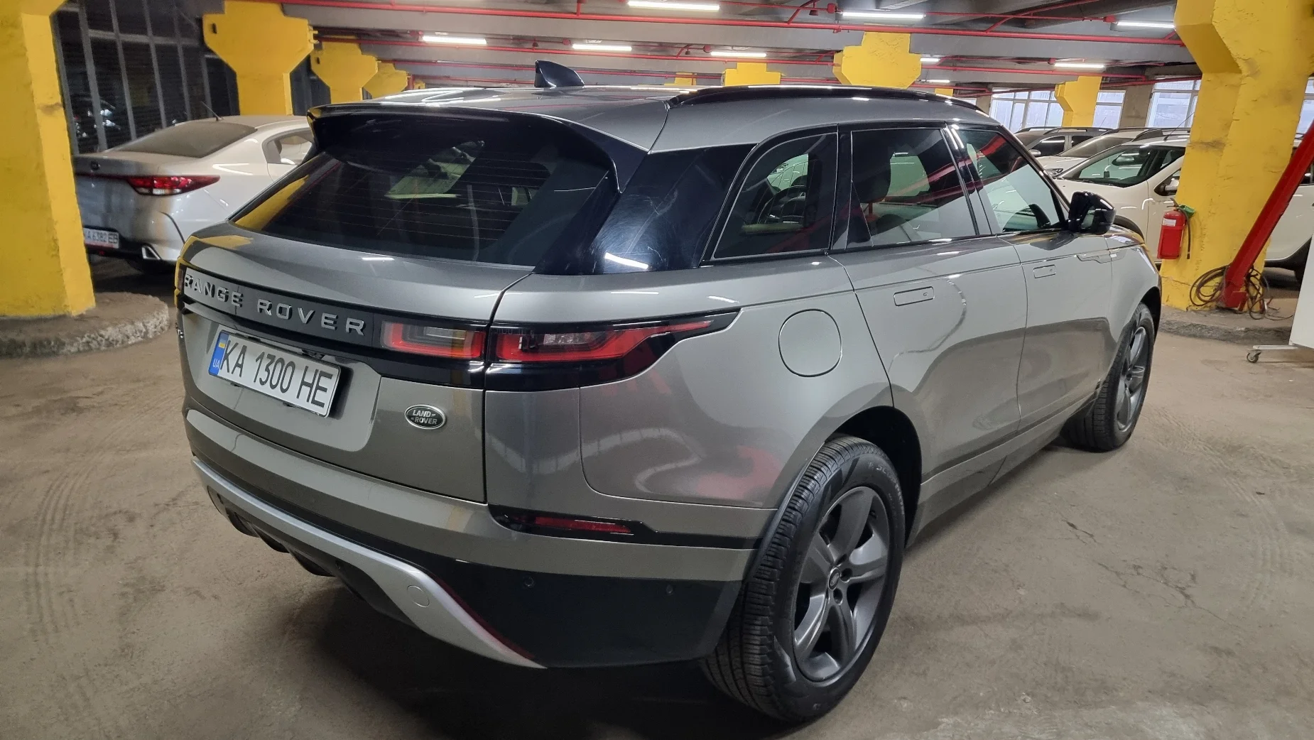 Land Rover Velar photo